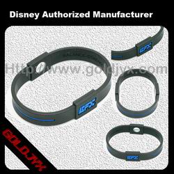 black silicone wristband